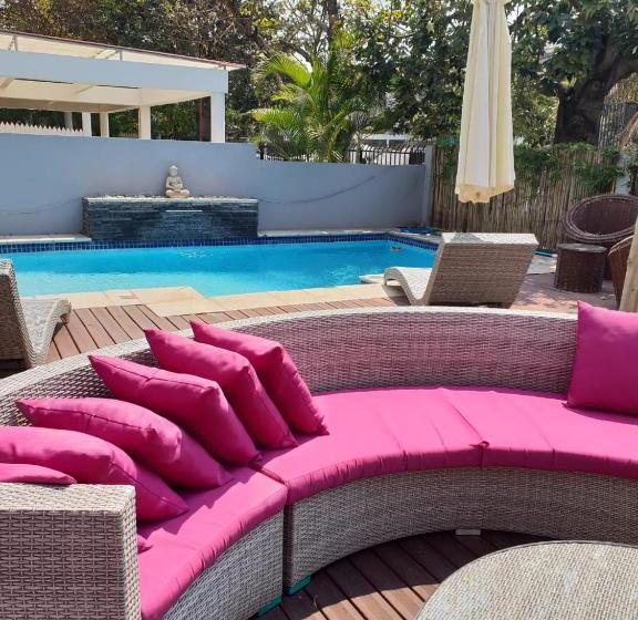 بنسيون Orquidea Guesthouse Spa & Restaurant