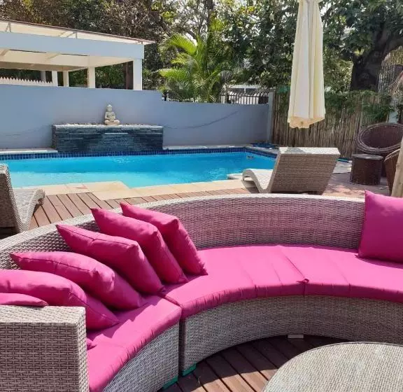 پانسیون Orquidea Guesthouse Spa & Restaurant