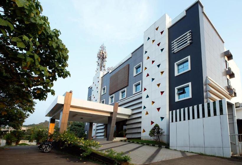 בית מלון כפרי Rose International