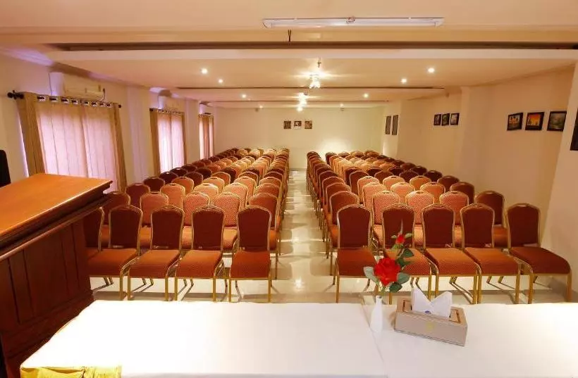 Hotelli Rose International