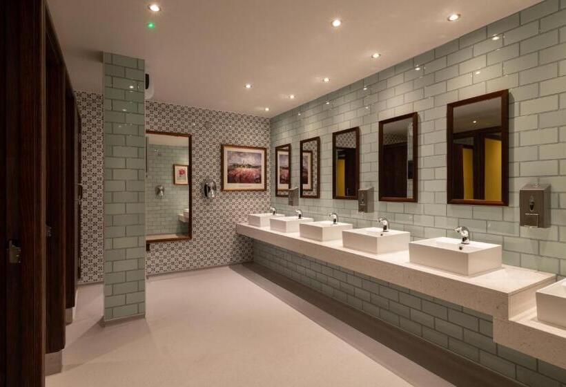 فندق Thomas Ingoldsby Wetherspoon