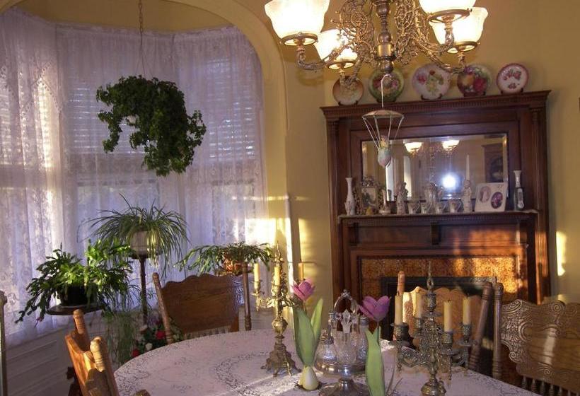 Jesse Stone House B & B