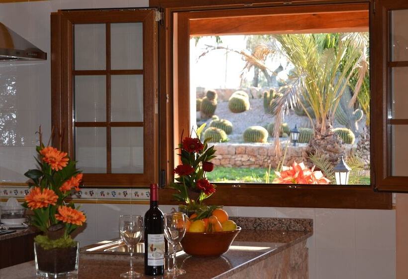 هتل Agroturismo Es Gallicant