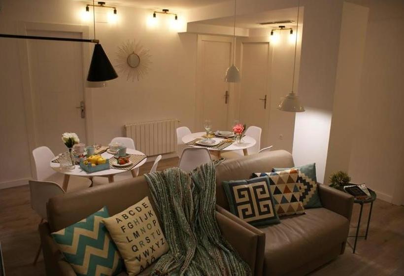 Apartamentos La Estación M&s