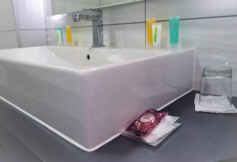 ペンション Four Rooms