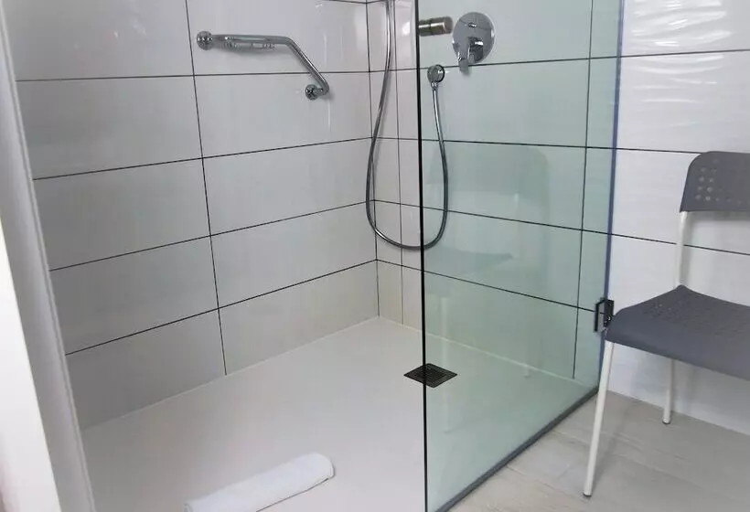 ペンション Four Rooms