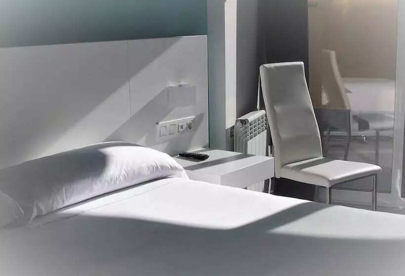 ペンション Four Rooms