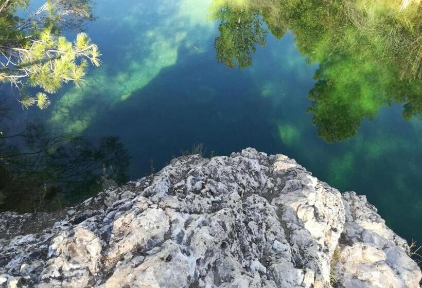 펜션 Hostal Cañamares