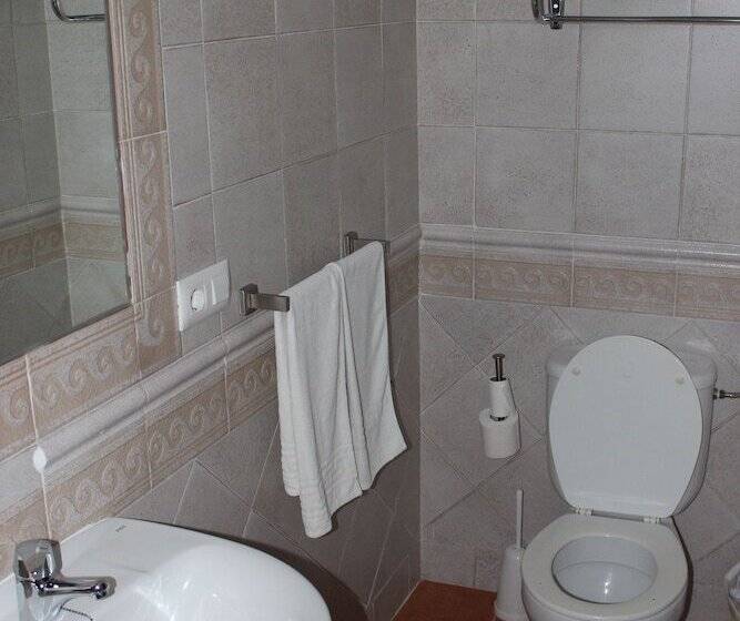 پانسیون Hostal Jadraza