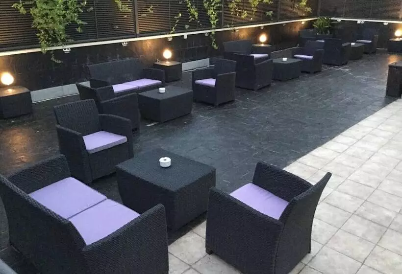 هتل H La Cabana