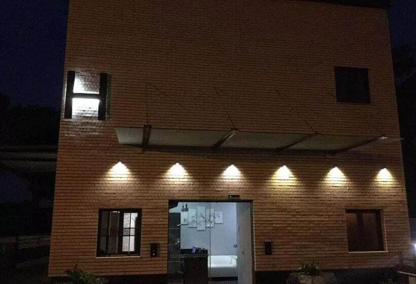 هتل H La Cabana