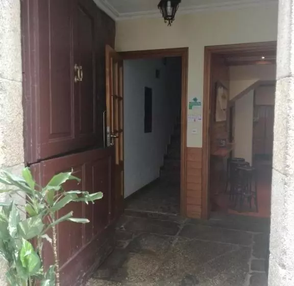 پانسیون Hostal Forest