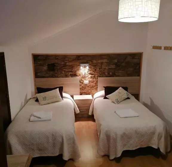 پانسیون Hostal Forest