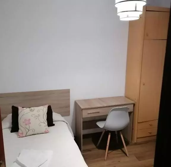 پانسیون Hostal Forest