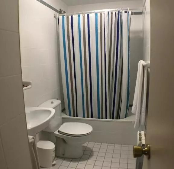 Pensión Hostal Ec Leon