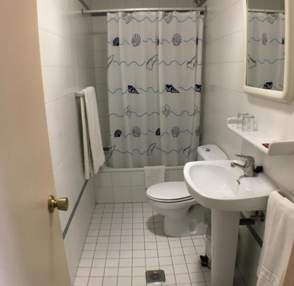 פנסיון Hostal Ec Leon