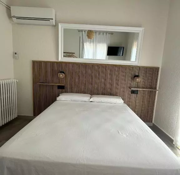 Majatalo Hostal Restaurant Casa Comaulis