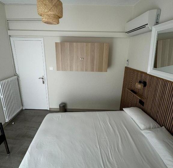 펜션 Hostal Restaurant Casa Comaulis