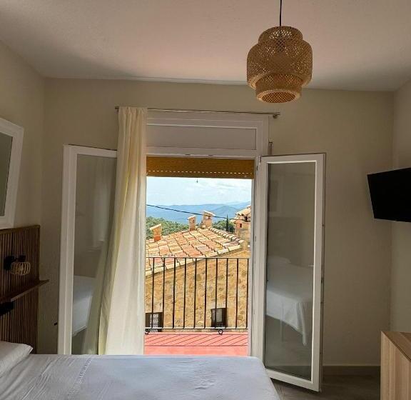 펜션 Hostal Restaurant Casa Comaulis