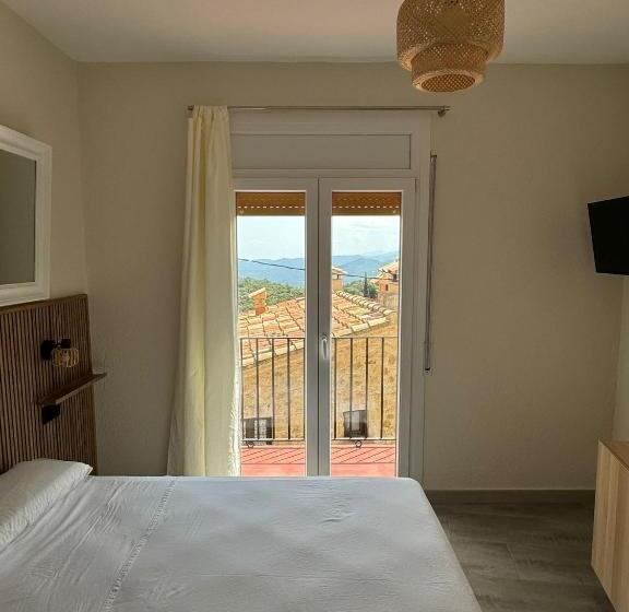 펜션 Hostal Restaurant Casa Comaulis