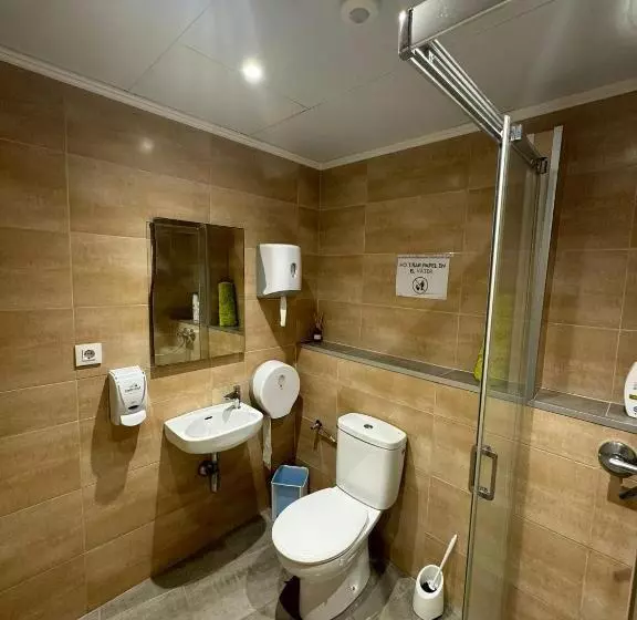 Majatalo Hostal Restaurant Casa Comaulis