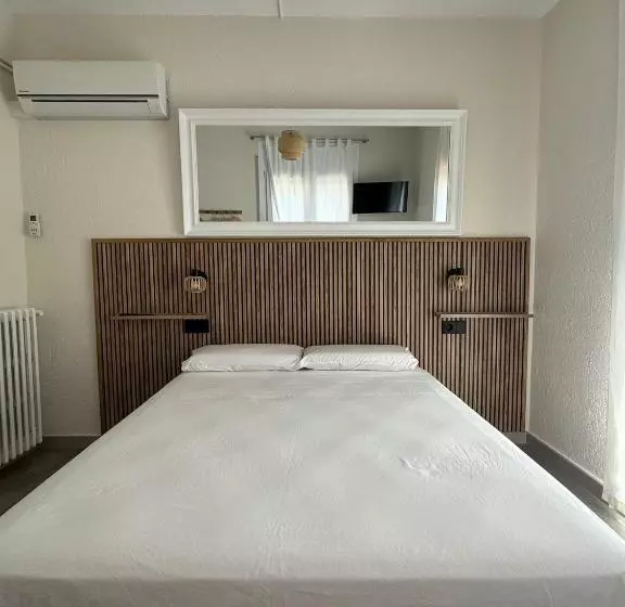 Majatalo Hostal Restaurant Casa Comaulis