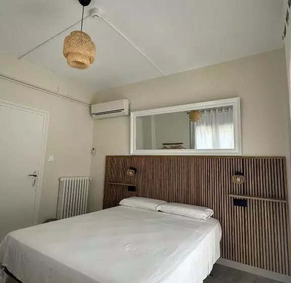 Majatalo Hostal Restaurant Casa Comaulis