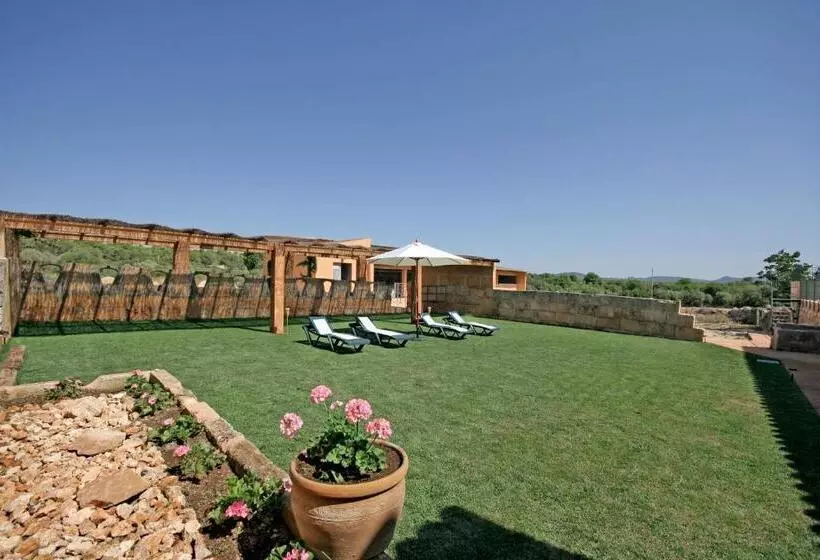 Hotelli Finca Agroturismo Sa Cova Den Borino