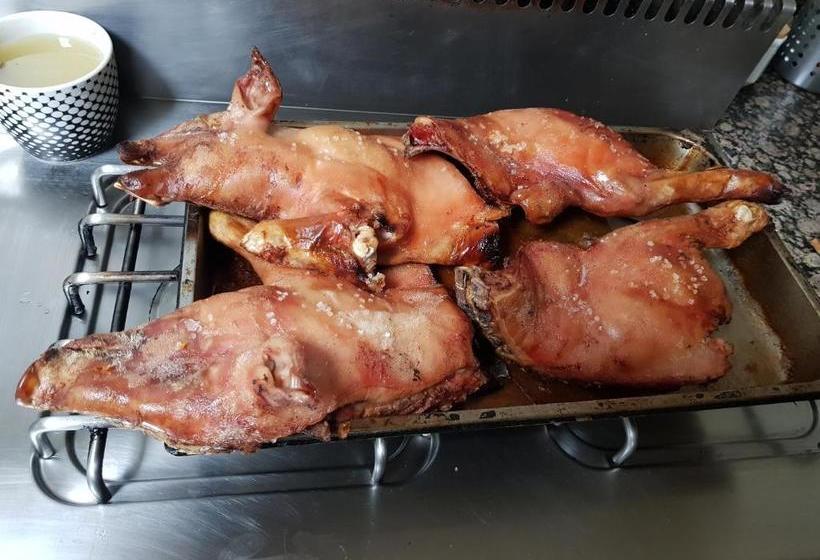 بنسيون Casa Exposito