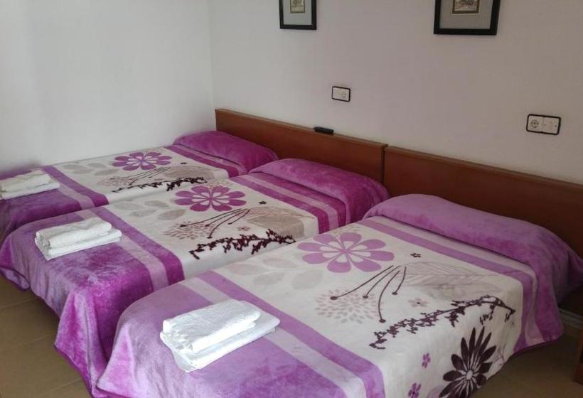 بنسيون Casa Exposito