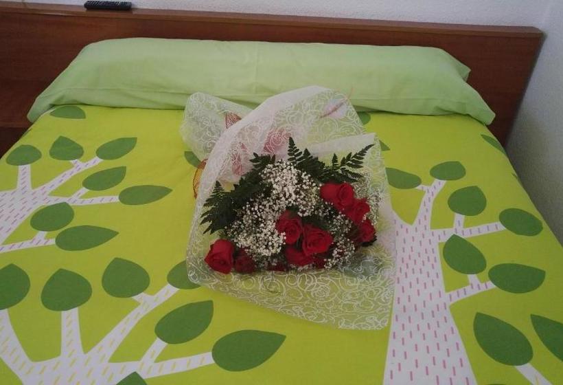 بنسيون Casa Exposito