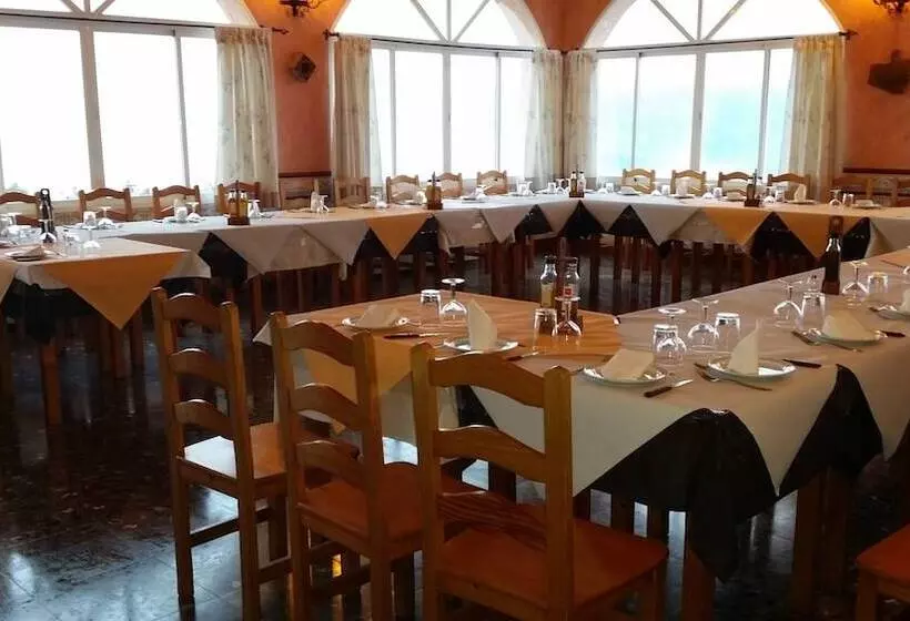 پانسیون Hostal Breñaverde