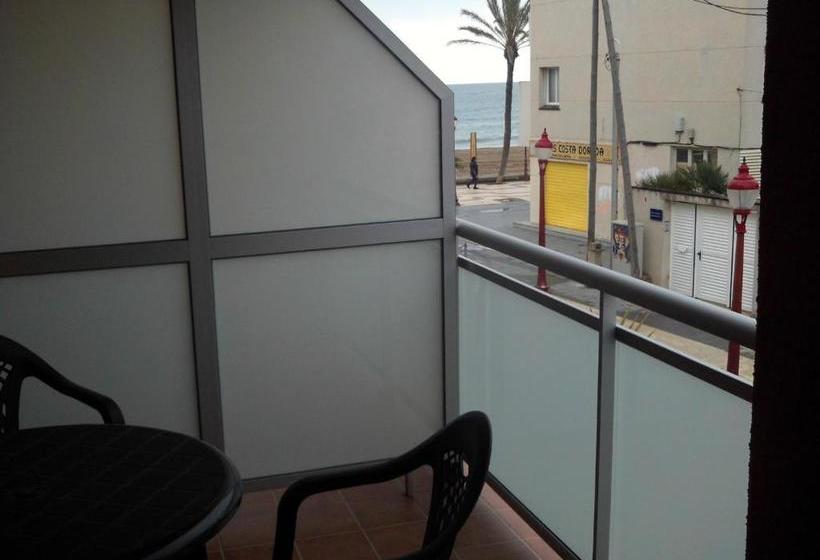 پانسیون Hostal Cubelles