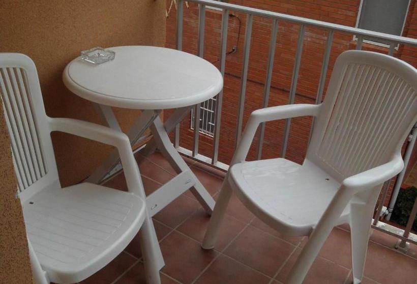 پانسیون Hostal Cubelles