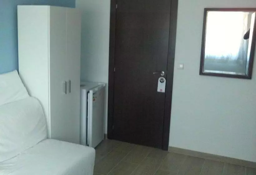 Majatalo Hostal Cubelles