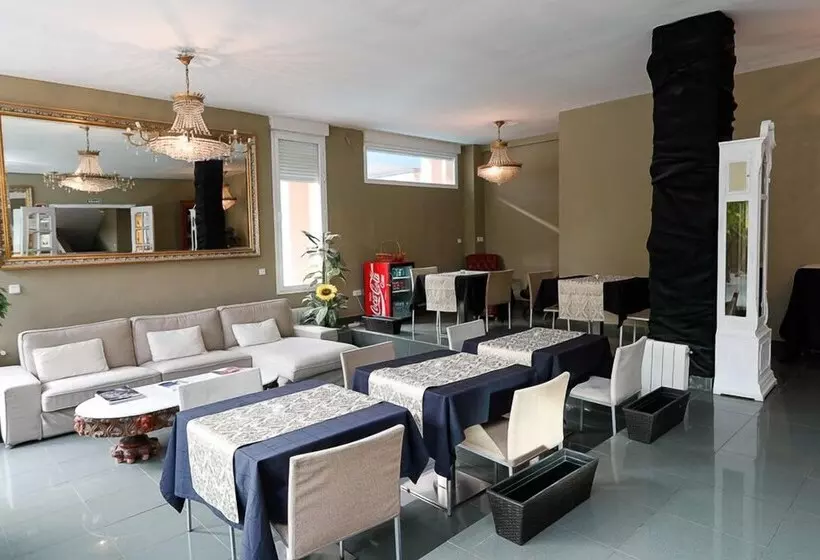 پانسیون Hostal Escala Suites