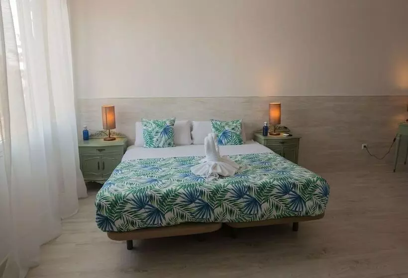 پانسیون Hostal Escala Suites