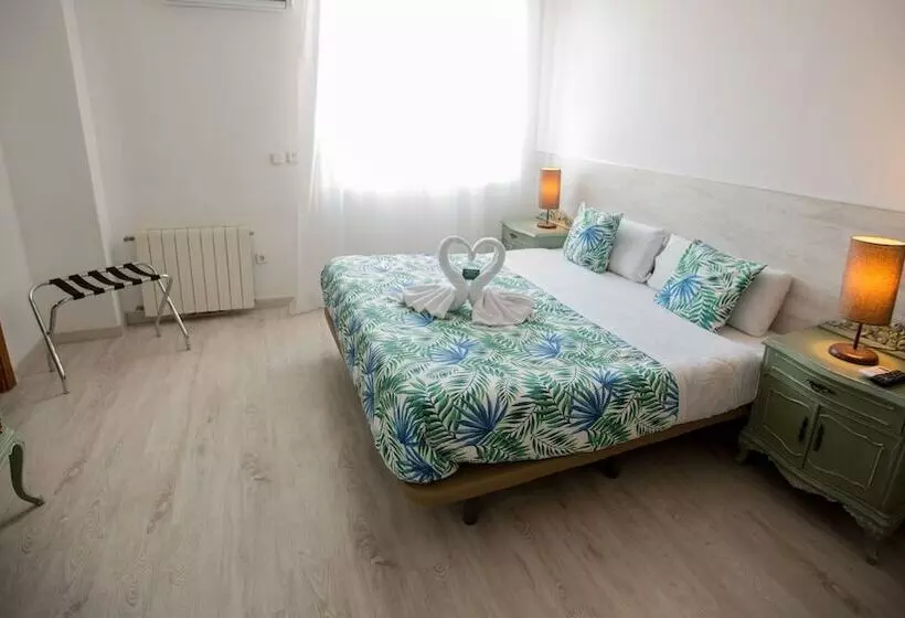 پانسیون Hostal Escala Suites