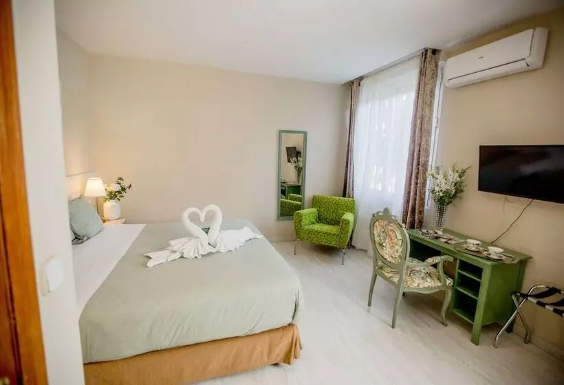 پانسیون Hostal Escala Suites