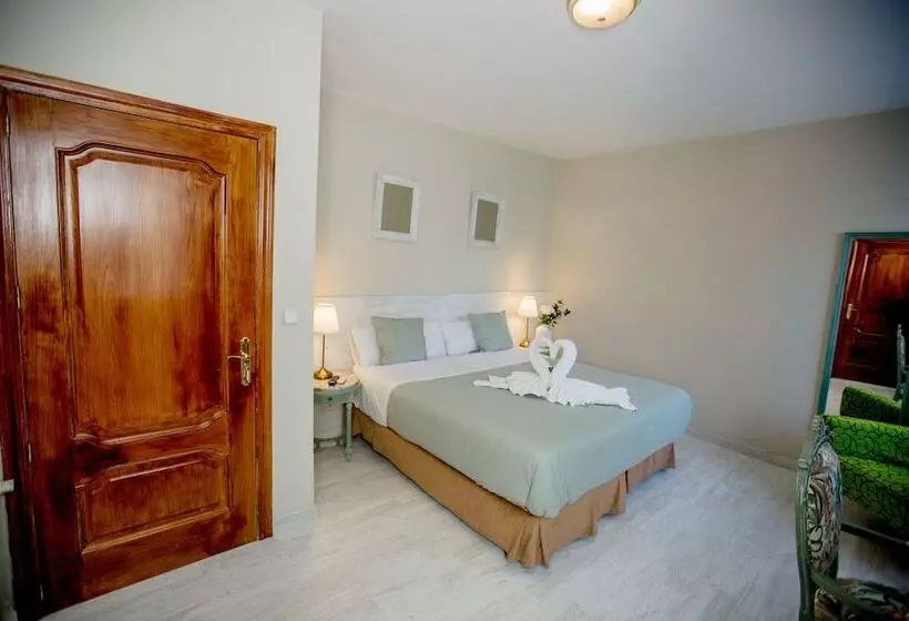 پانسیون Hostal Escala Suites