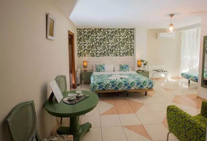 پانسیون Hostal Escala Suites