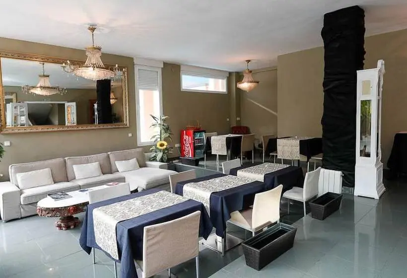 پانسیون Hostal Escala Suites
