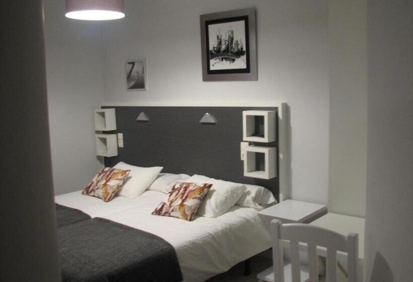 پانسیون Hostal Meson Do Loyo