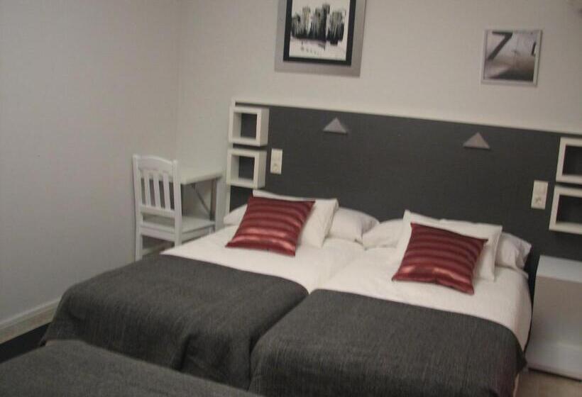 پانسیون Hostal Meson Do Loyo