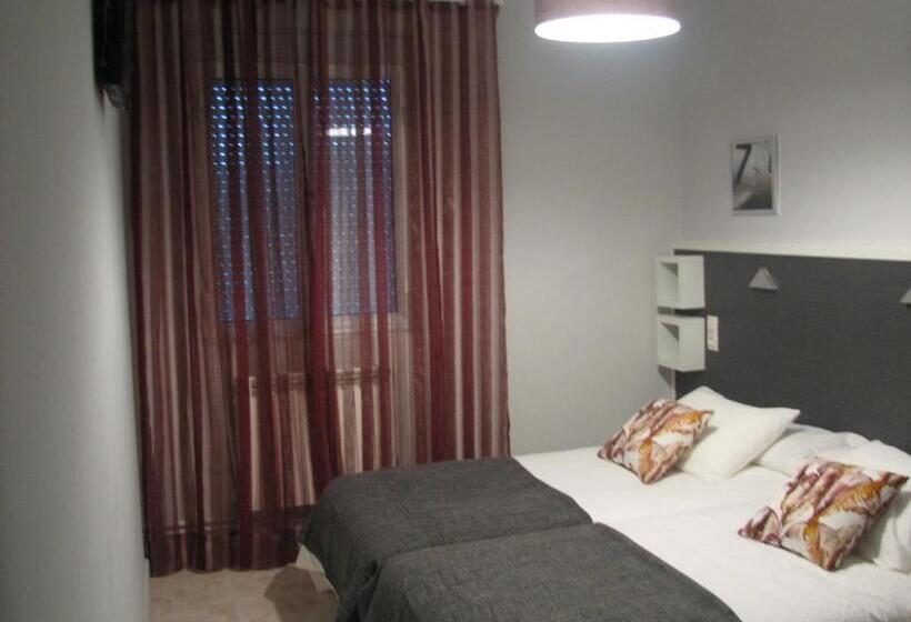 پانسیون Hostal Meson Do Loyo