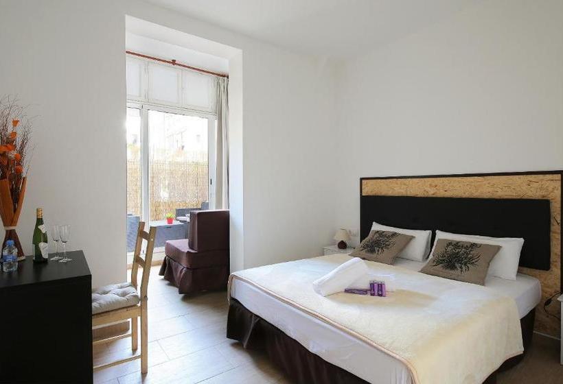 پانسیون Hostal Balkonis