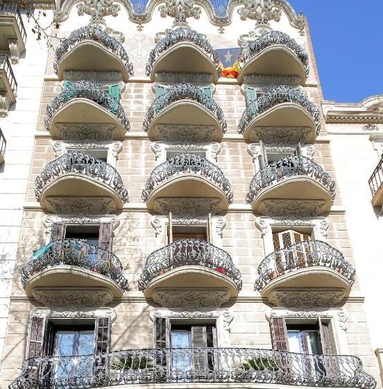 پانسیون Hostal Balkonis