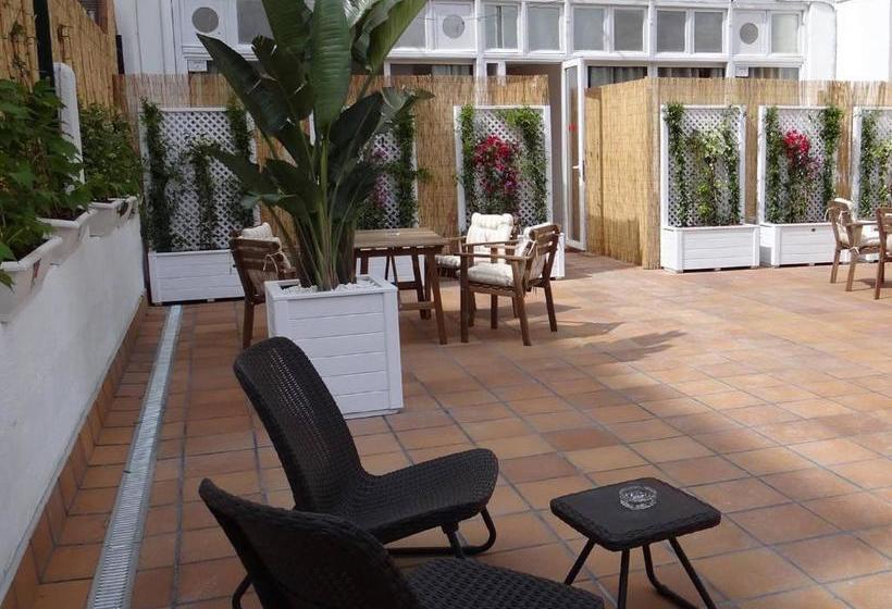 پانسیون Hostal Balkonis