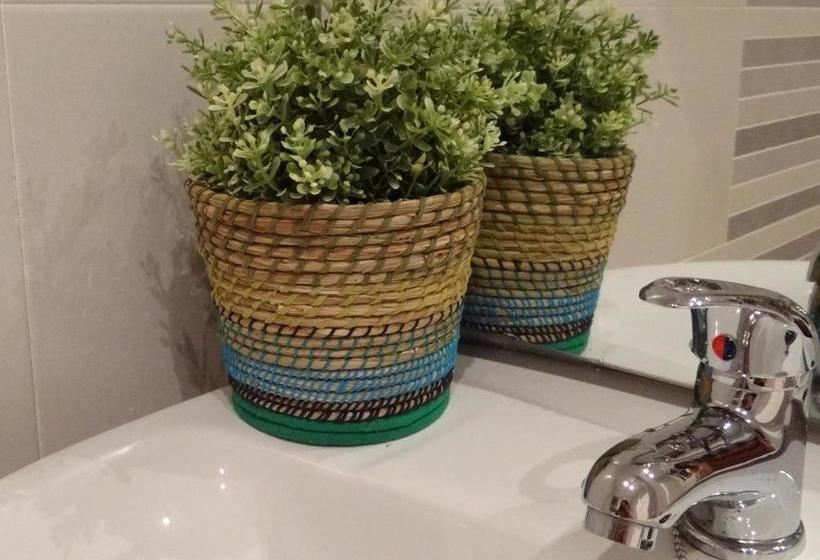 پانسیون Hostal Balkonis