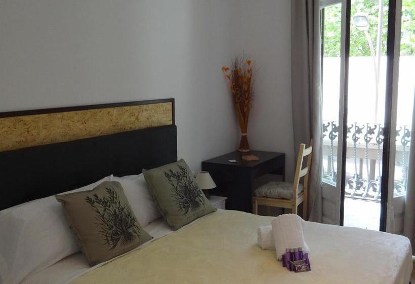 پانسیون Hostal Balkonis